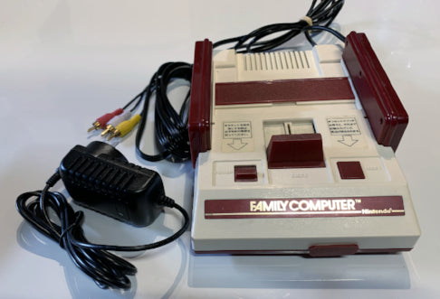 Console | Nintendo Famicom AV